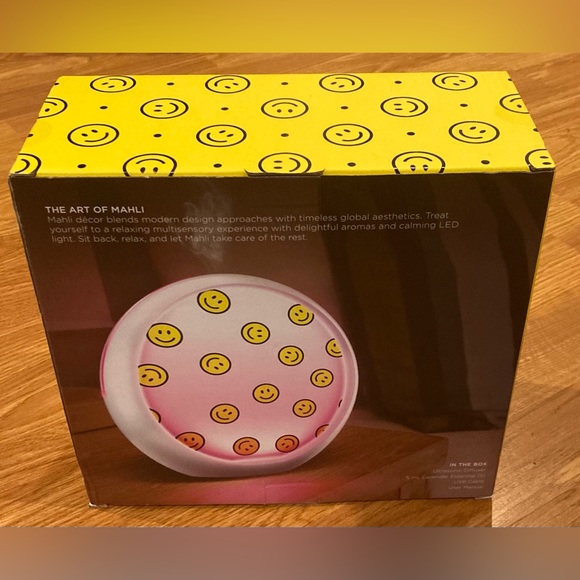 New Happy Face Ultrasonic Diffuser Mahli - Picture 2 of 4
